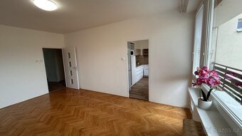 Pronájem bytu 3+1 s lodžií v Trutnově - Výsluní - 4