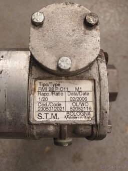 ELEKTROMOTOR ŠNEKOVÁ PŘEVODOVKA - 4