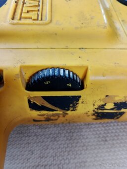 Prodám bourací kladivo DeWALT D25600K - 4