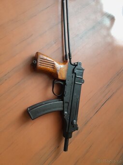 Znehodnoceny samopal vz 61 - 4