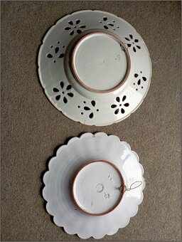 Prodám Moravská keramika – malované talíře, vázička - 4