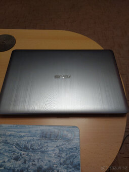 Asus VivoBook X540UAR Stav nového - 4
