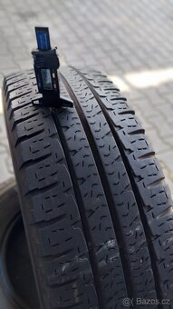 Prodám 2 pneu Michelin 225/75/16 CP - 4