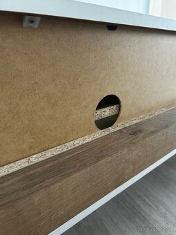 Televizní stolek - 4