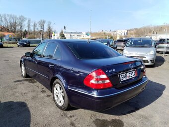 Mercedes Benz E220 - 4