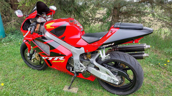HONDA VTR 1000 SP1 - 4