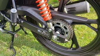 Honda CB125F pouze 7400 km - 4
