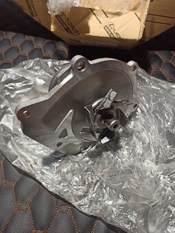 Vodní pumpa OEM Toyota Hilux, Land Cruiser, 4Runner - 4
