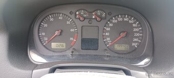 Volkswagen Golf - 4
