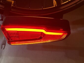 Nosič na tažné na 2 elektrokola s led dynamickými světly - 4