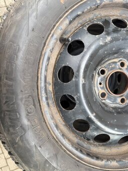 Prodám disky s pneu 215/60 R16 zimní sada - 4