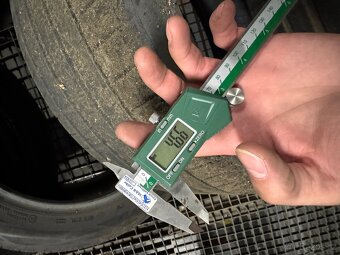 Pneu 235/45 R18 - 4