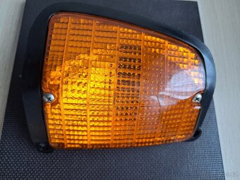 Nové blinkry Škoda 120 - 4
