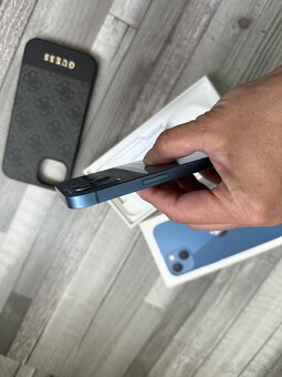Apple iPhone 13 blue - 4