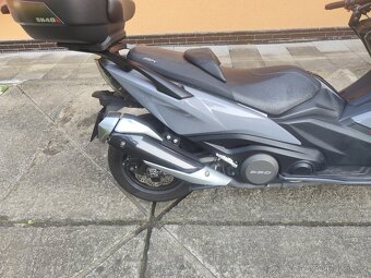Prodám maxiskůtr Kymco AK 550 - 4