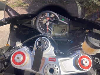 Aprilia RSV4 - 4