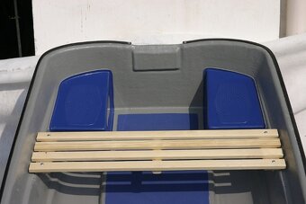 Nová pramice Czech Marine 380 - rybářská veslice - 4