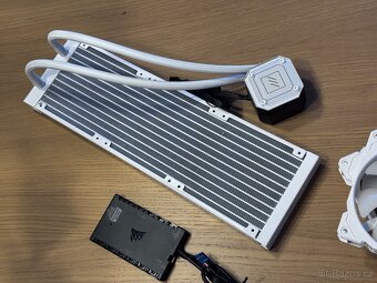 Corsair iCUE H150i Elite Capellix White 360mm + Commander - 4