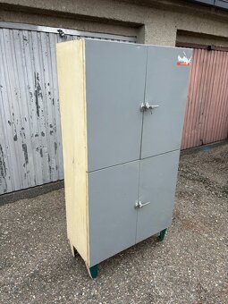 Stará plechová skříň - 4