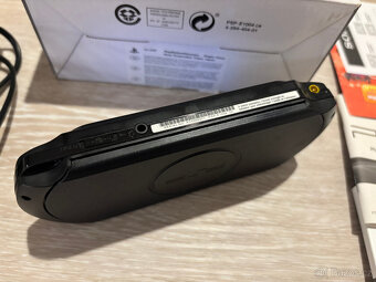 PSP - Playstation Portable E1004 - Street - Komplet + hry - 4
