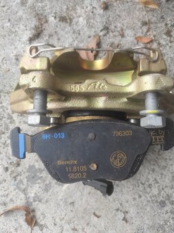 Třmen alfa Romeo 147. 1,6 - 4