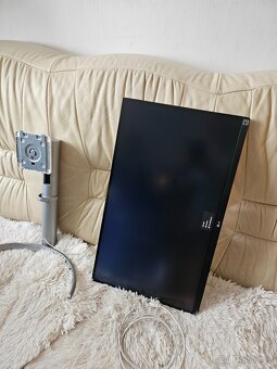 27" LG 27UP650P-W - 4