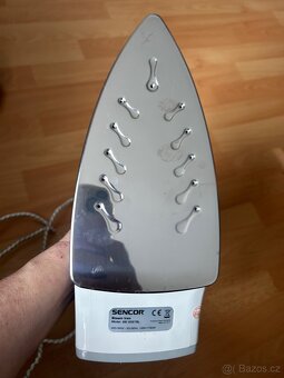 Žehlička napařovací Sencor - 4