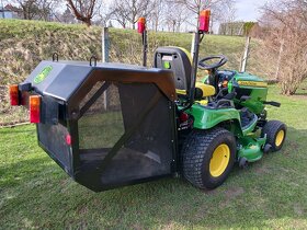 Zahradní traktor John Deere X950R - 4