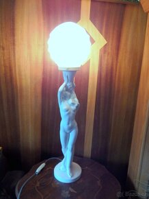 Stolní lampa ve tvaru Venuše s dítětem - 4