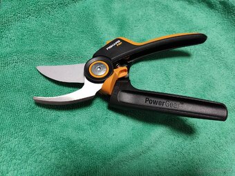 FISKARS P961 PowerGear X - Nůžky zahradní NOVÉ - 4