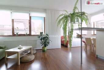 Pronájem 1kk 48m2 P8 Ďáblice novostavba garážové stání nadst - 4