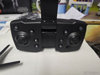 V88 Dron dual kamera + box s příslušenstvím - 4