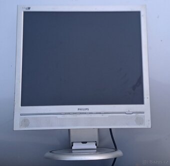 Staré LCD monitory - 4