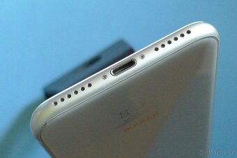 Apple iPhone 8 64GB Baterie 100% - 4