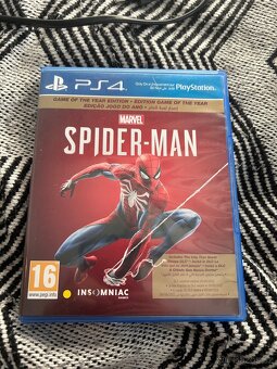 PlayStation 4 Slim 500 GB + 2 ovladače + Spider-Man - 4