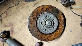 BMW E46 M3 přední brzdy tehlice rameno - 4