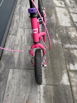 Sportovní dívčí koloběžka Quick s nafukovacími koly - 4