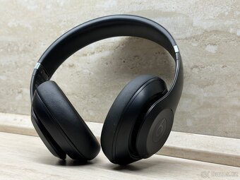 Beats Studio Pro Black - 4