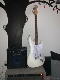 Fender Squier Starocaster - 4