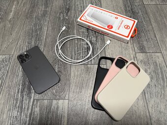 Apple iPhone 13 Pro Max šedý - 4