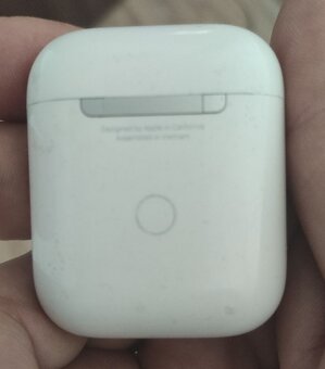 Prodám funkční 100% originální sluchátka Apple Ipods 2 - 4