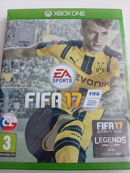 Hry na Xbox one a jedna na Xbox series x - 4