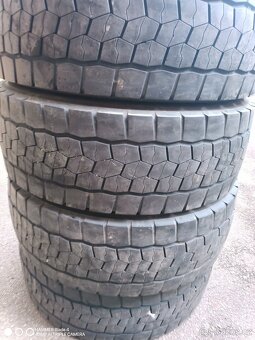 Pneumatiky 265/70 R17,5 Bridgestone vzorek 7-8mm - 4