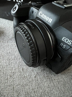 Systémový bezzrcadlový fotoaparát Canon EOS R5 s rozlišením - 4