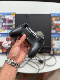 PlayStation 4 - 4