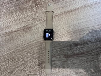 Hodinky apple watch SE 2 generace 40mm Star Alu - 4