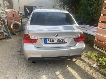 Bmw e90 320i - 4