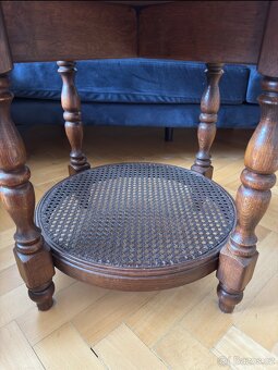 Rustikální kulatý konferenční stolek z masivu - 4