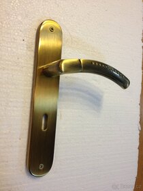 Dveřní klika / kování, odstín antik, rozteč 72mm /15ks - 4