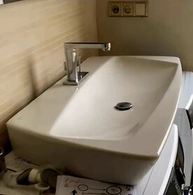 Designové umyvadlo s baterií -BEZ POŠKOZENÍ, odpad uprostřed - 4